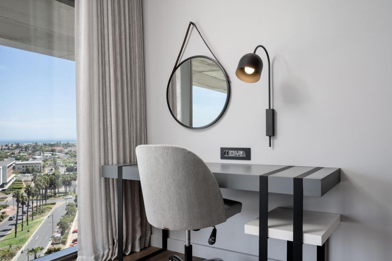 Marriott Crystal Towers Hotel 4*