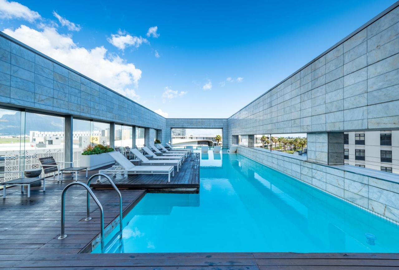 Marriott Crystal Towers Hotel 4*