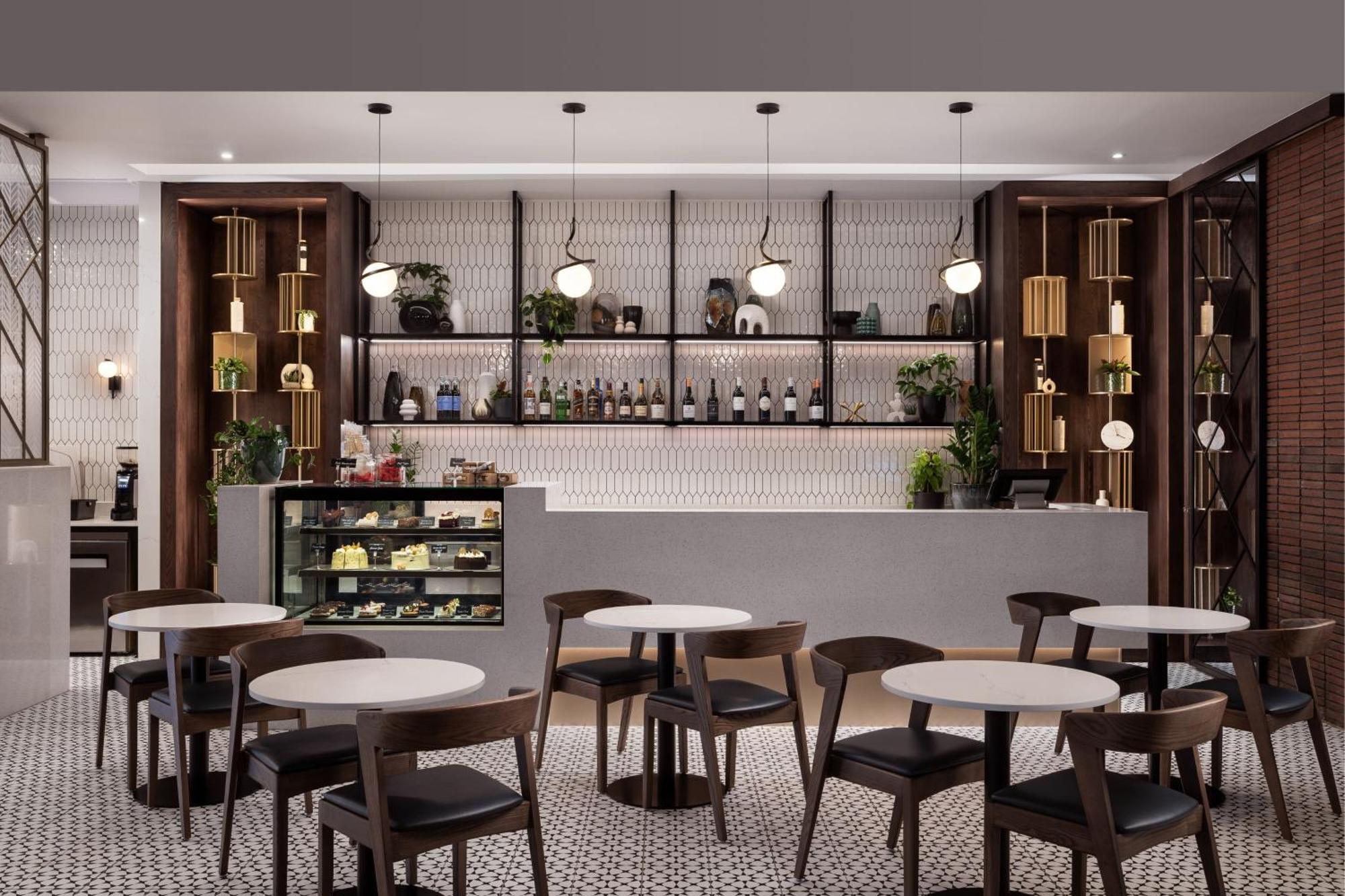 Hotel Marriott Crystal Towers 4*