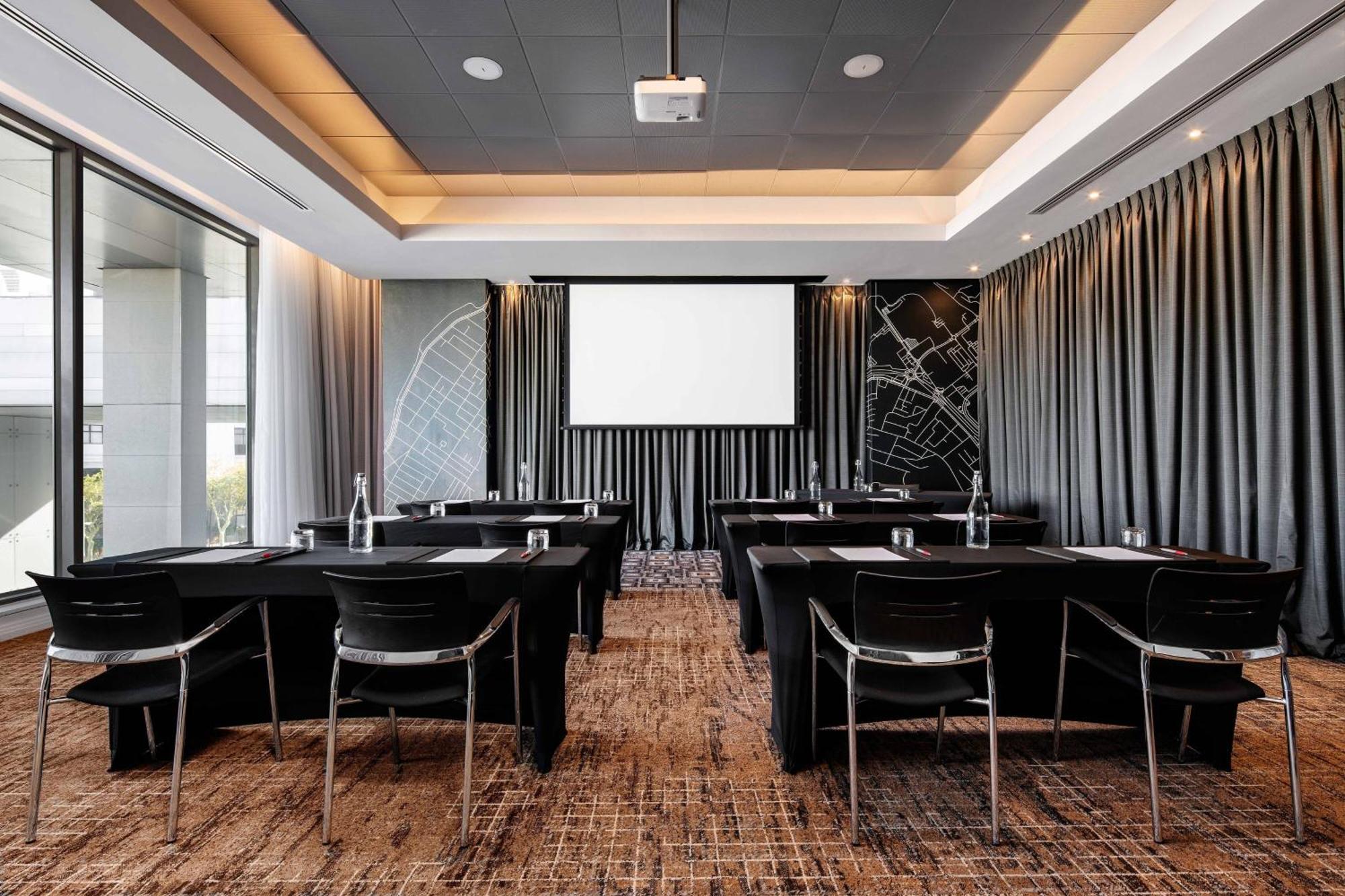 Hotel Marriott Crystal Towers 4*