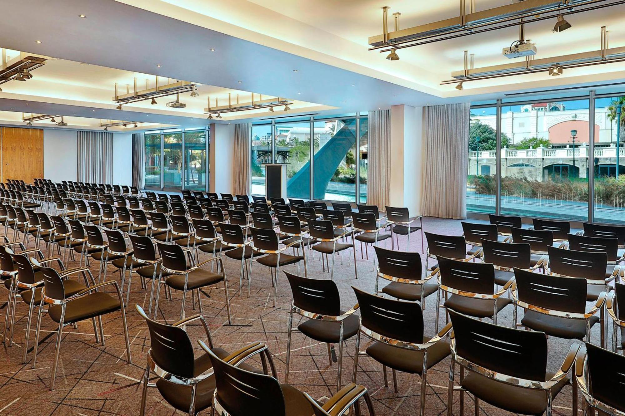 Marriott Crystal Towers Hotel