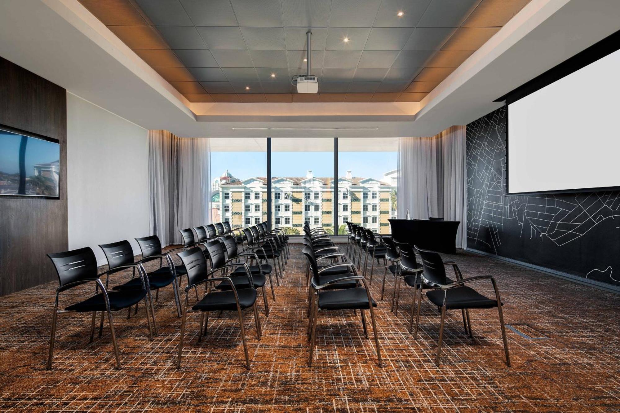 Marriott Crystal Towers 4*